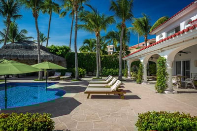 Luxury Villa Photo #5