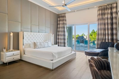 Luxury Villa Photo #22