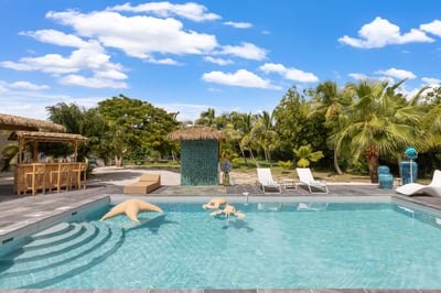 Luxury Villa Photo #6