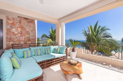Luxury Villa Photo #3