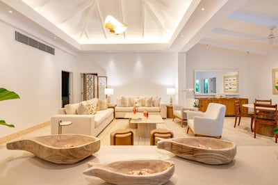 Luxury Villa Photo #9