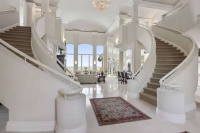 Luxury Villa Photo #25