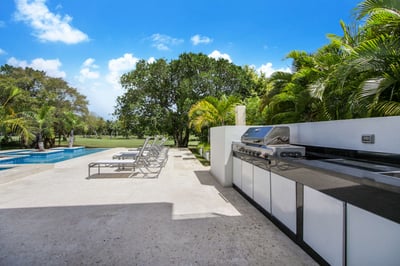 Luxury Villa Photo #17