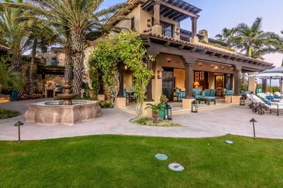 Luxury Villa Photo #4
