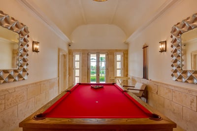 Luxury Villa Photo #32