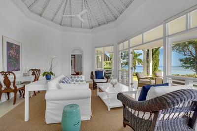 Luxury Villa Photo #30