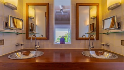Luxury Villa Photo #33