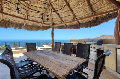 Luxury Villa Photo #16