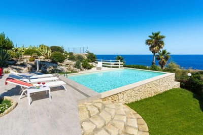 Luxury Villa Photo #5