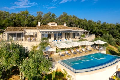 Luxury Villa Photo #3