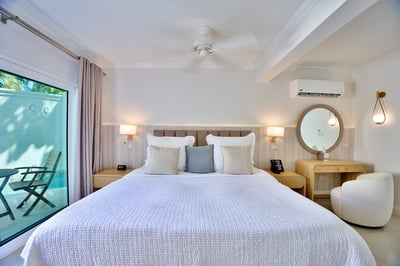 Luxury Villa Photo #7