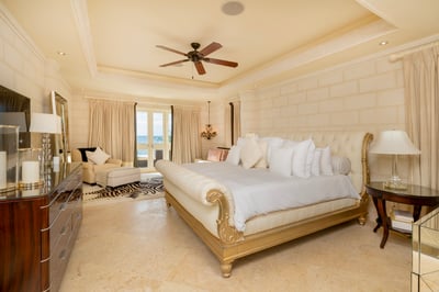 Luxury Villa Photo #14