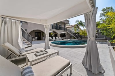 Luxury Villa Photo #3