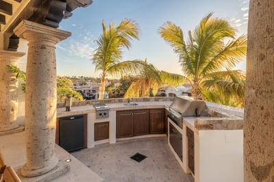 Luxury Villa Photo #19