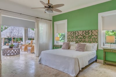 Luxury Villa Photo #25