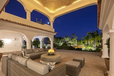 Luxury Villa Photo #11