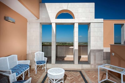 Luxury Villa Photo #6