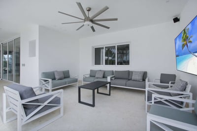 Luxury Villa Photo #11