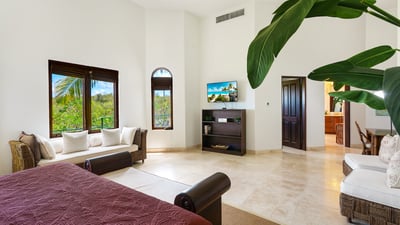 Luxury Villa Photo #31