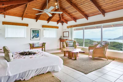 Luxury Villa Photo #11