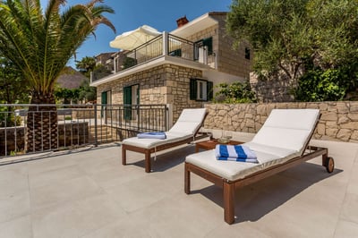 Luxury Villa Photo #12