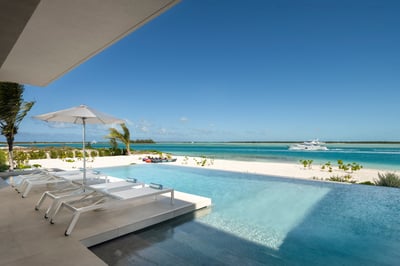 Luxury Villa Photo #13