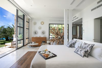 Luxury Villa Photo #40