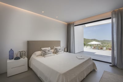Luxury Villa Photo #29