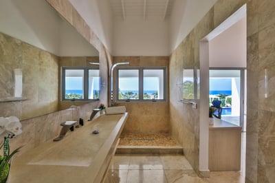 Luxury Villa Photo #38