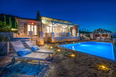 Luxury Villa Photo #3