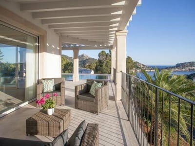 Luxury Villa Photo #16
