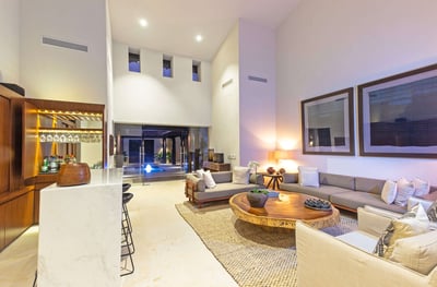 Luxury Villa Photo #13