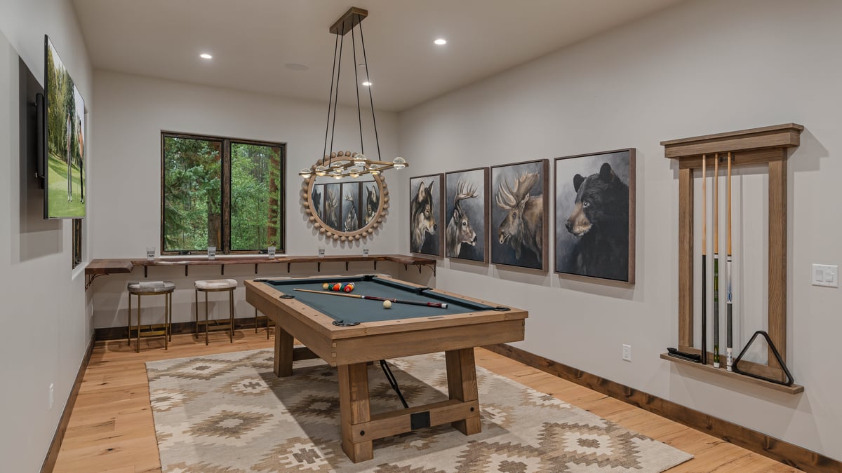 Pool table room on lower level - Image 19