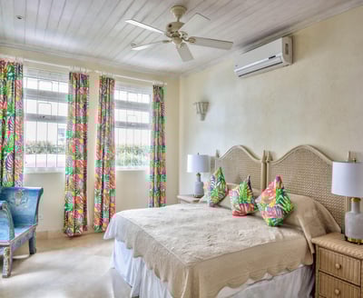 Luxury Villa Photo #15