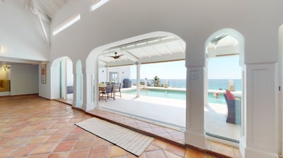 Luxury Villa Photo #13