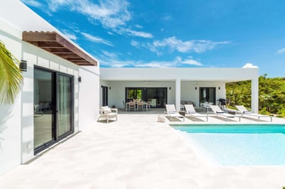 Luxury Villa Photo #2