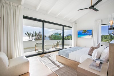 Luxury Villa Photo #23