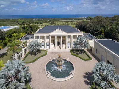Luxury Villa Photo #6