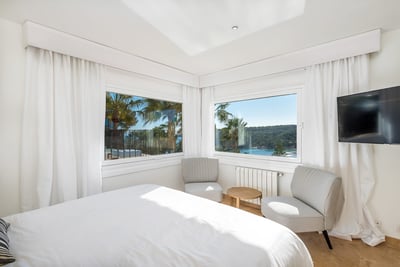 Luxury Villa Photo #34