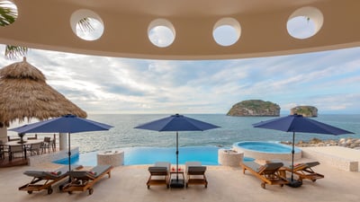 Luxury Villa Photo #12