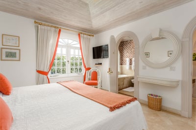 Luxury Villa Photo #12