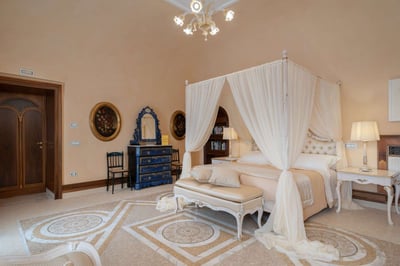Luxury Villa Photo #48
