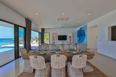 Luxury Villa Photo #22