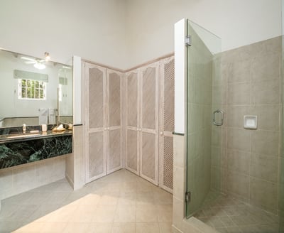 Luxury Villa Photo #34