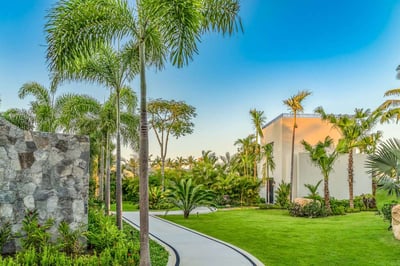 Luxury Villa Photo #9