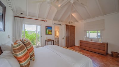 Luxury Villa Photo #30