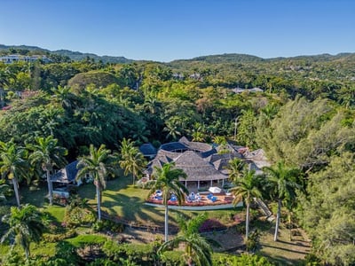 Luxury Villa Photo #2