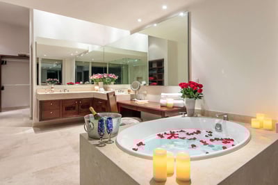 Luxury Villa Photo #36