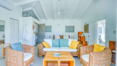 Luxury Villa Photo #24