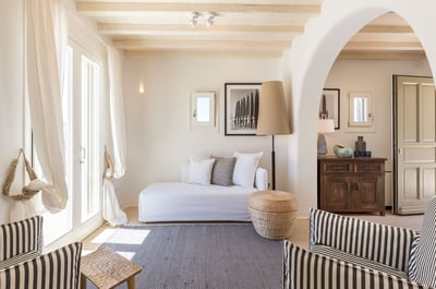 Luxury Villa Photo #23